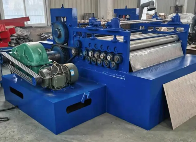 картинка Станок для тиснения листового металла размером 1250*2500, модель S7 с прокаткой и укладчиком от интернет-магазина Метасила
