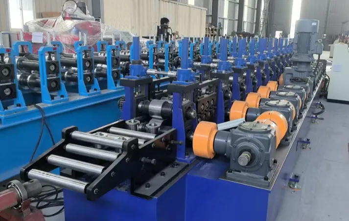 картинка Профилегибочная линия для производства равнополочного уголка 30x30 мм, 30 м/мин. Модель L-3 от интернет-магазина Метасила