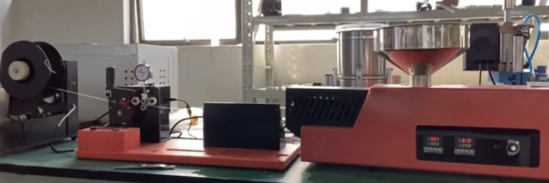 картинка Настольный аппарат для изготовления филамента для 3D-печати, модель R-4 (снят с производства) от интернет-магазина Метасила