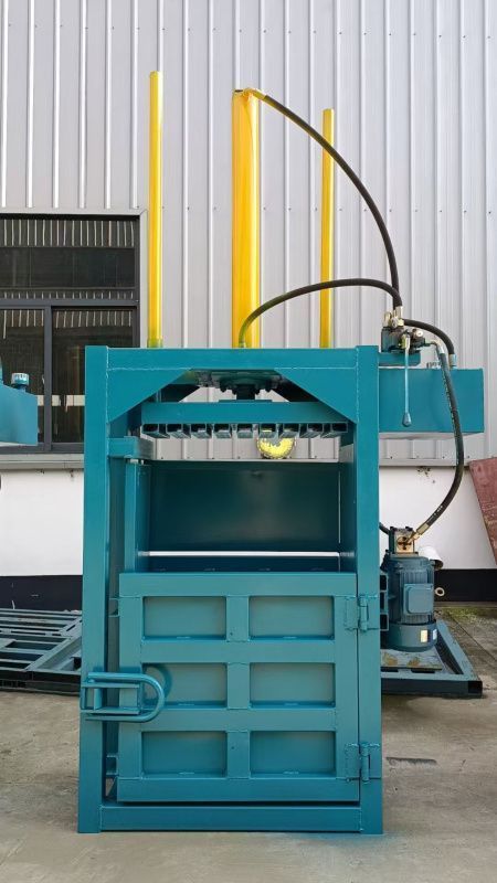 картинка Вертикальный гидравлический пресс подборщик макулатуры, модель 10 т от интернет-магазина Метасила