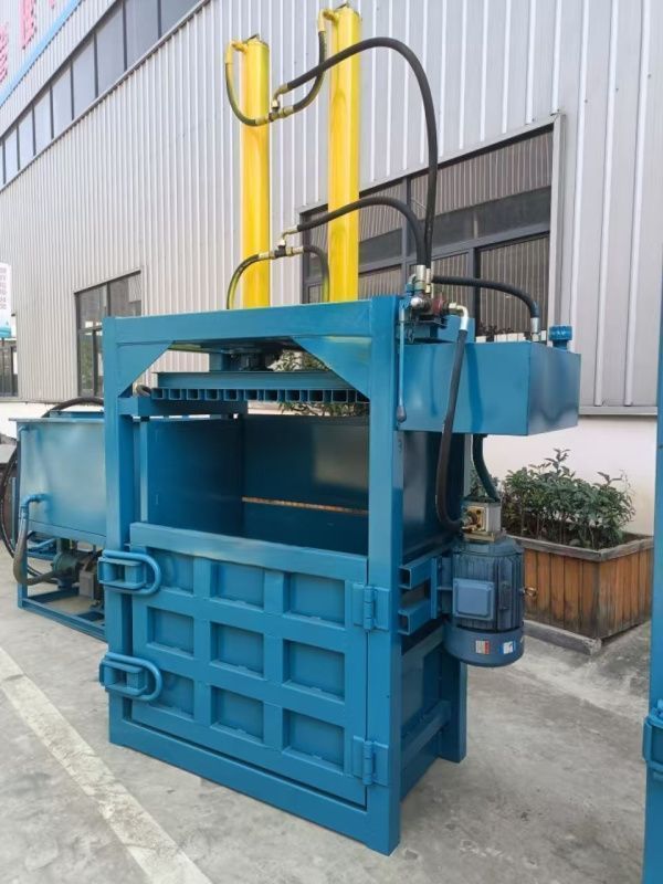 картинка Вертикальный гидравлический пресс подборщик макулатуры, модель 30 т от интернет-магазина Метасила