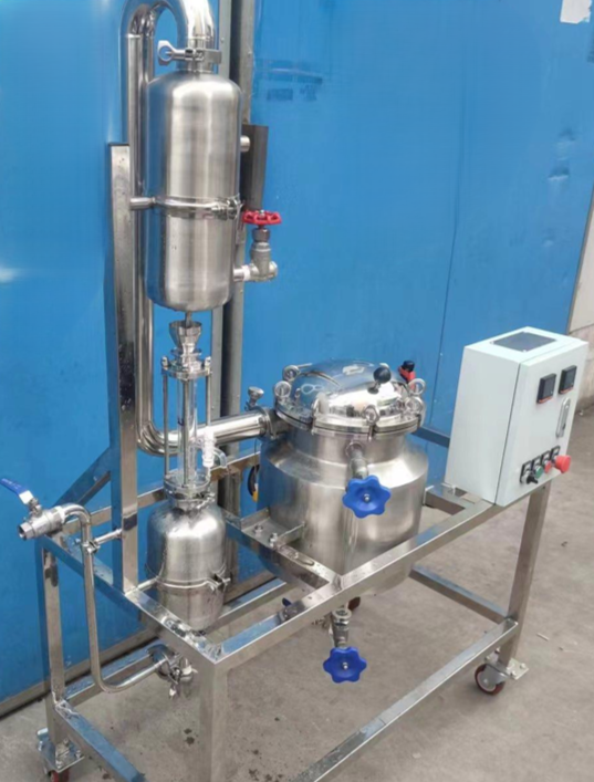 картинка Оборудование для производства эфирных масел (экстрактор 10 литров), модель Q-10 от интернет-магазина Метасила