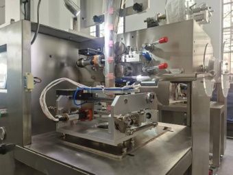 фото Станок для упаковки чая в пирамидки (с 4-головочным дозатором) от магазина Метасила