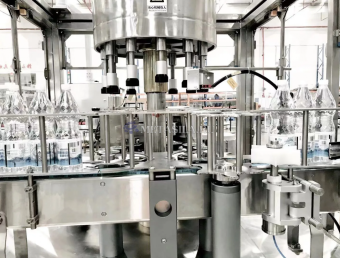 фото Маркировка упаковки этикетками оборудование от магазина Метасила