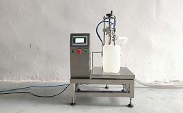 Полуавтоматическая машина для взвешивания и розлива в канистры С17К