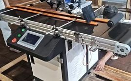 Автоматическая этикетировочная машина с двумя головками (плоская поверхность)
