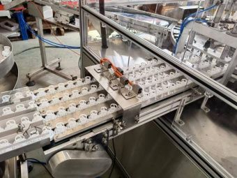 фото Станок для заполнения и запечатывания колпачков силикагелем от магазина Метасила