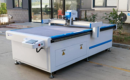 Автоматический раскройный станок для EVA, EPE, модель 1300*2500мм